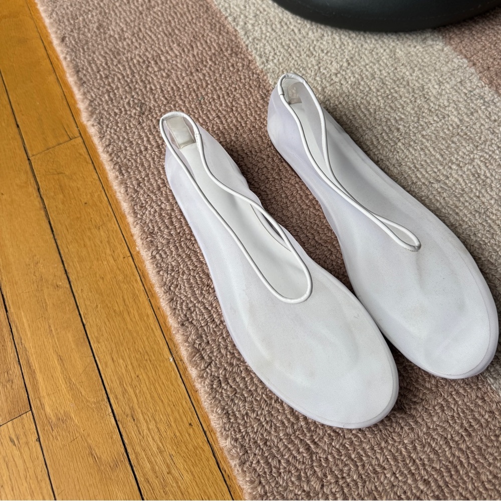 Dolce Vita Transparent Flats - Picture 6 of 9